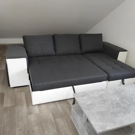 Domeček U Lesa *