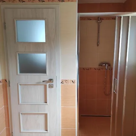 Domecek U Lesa